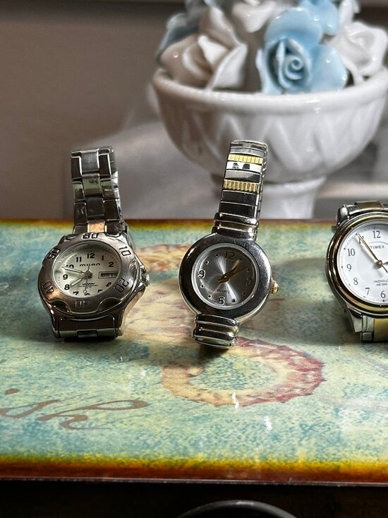 Watches lot Vintage 1980s Milan Timex and Timex Indiglo Tested main image 4